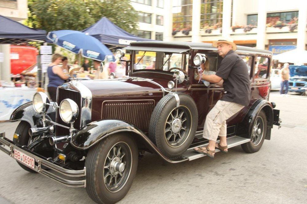 Oldtimertreffen auf dem Reutlinger Marktplatz August 2011