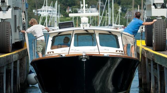 In Martha's Vineyard, Massachusetts, werden die Boote eingeholt.