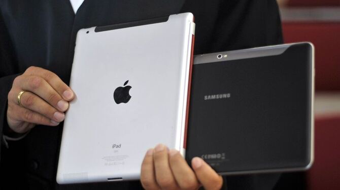 Apple hat sich im Streit mit Samsung um Design-Anleihen beim iPad vor dem Düsseldorfer Landgericht durchgesetzt. FOTO: DAPD Apple hat sich im Streit mit Samsung um Design-Anleihen beim iPad vor dem Düsseldorfer Landgericht durchgesetzt. FOTO: DAPD