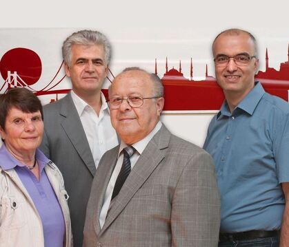 Integration ist Arbeit, wissen Ramazan Selcuk (von rechts), Erdogan Akcagümüs (mit Frau Aloisia) und Ibrahim Cömert. FOTO: TRINK