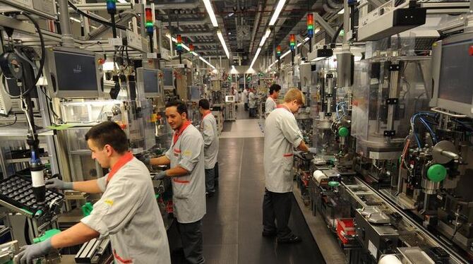 Produktion im Bosch-Werk Feuerbach in Stuttgart (Archivbild): Der Umsatz beim weltgrößten Zulieferer wächst nicht mehr so ras