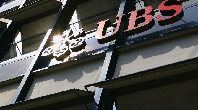 Die Schweizer Großbank UBS hat vor einem bevorstehenden Verlust gewarnt.
