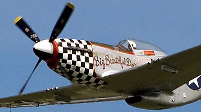 Bei einer Flugshow in Reno im US-Staat Nevada war eine Maschine vom Typ P-51 Mustang abgestürzt. (Symbolbild)