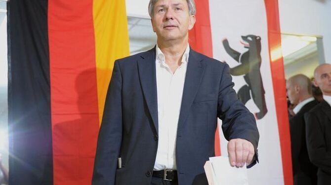 Berlins Bürgermeister Klaus Wowereit (SPD) rief nach seiner Stimmabgabe alle Berliner zum Wählen auf.