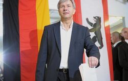 Berlins Bürgermeister Klaus Wowereit (SPD) rief nach seiner Stimmabgabe alle Berliner zum Wählen auf.