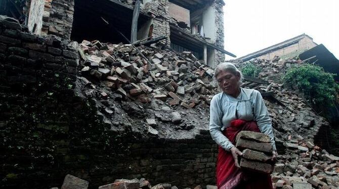 Ein starkes Erdbeben hat den Nordosten Indiens und Teile Nepals und Tibets erschüttert.