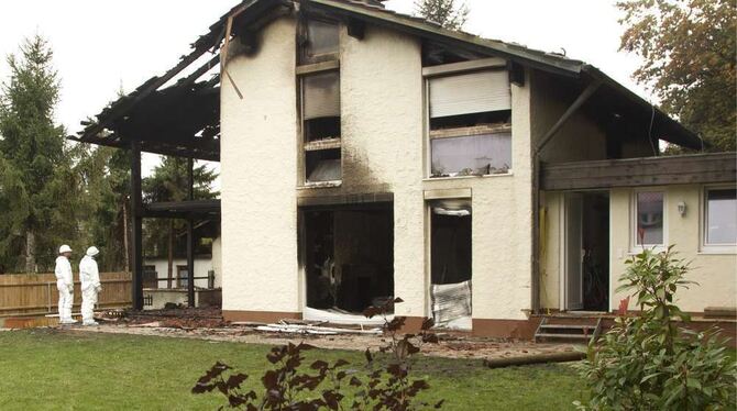 Die ausgebrannte Villa von Bayern-Spieler Breno. Die ausgebrannte Villa von Bayern-Spieler Breno.