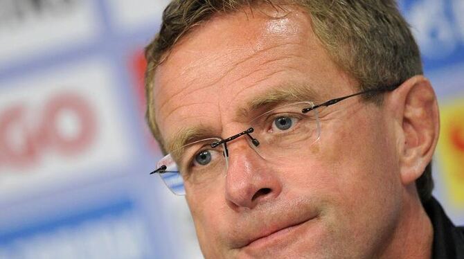 Ralf Rangnick ist als Trainer des FC Schalke 04 zurückgetreten.