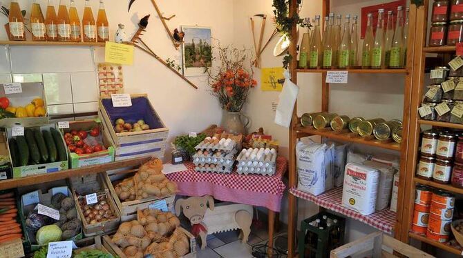 Gut sortiert: der Hofladen der Familie Kemmler in Wankheim.  FOTO: NIETHAMMER