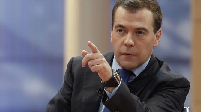 Kremlchef Medwedew führt überraschend die Regierungspartei Geeintes Russland als Spitzenkandidat in die Duma-Wahl.