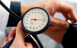 Männer mit zu hohem Blutdruck haben einer Studie zufolge ein erhöhtes Risiko, an Krebs zu erkranken.