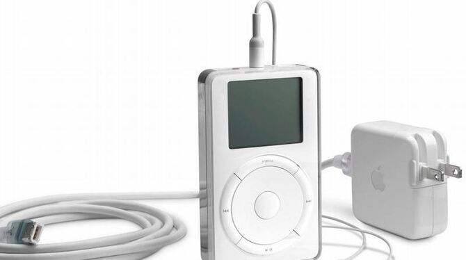 Jobs wurde von vielen belächelt als er 2001 den Musikplayer iPod vorstellte. Das Gerät - obwohl teurer als Konkurrenzangebote