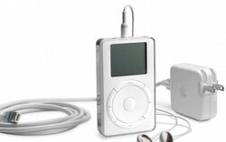 Jobs wurde von vielen belächelt als er 2001 den Musikplayer iPod vorstellte. Das Gerät - obwohl teurer als Konkurrenzangebote
