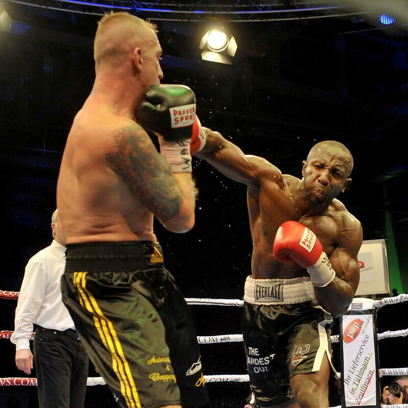 Björn Blaschke gegen Ben Nsafoah. Foto: Niethammer