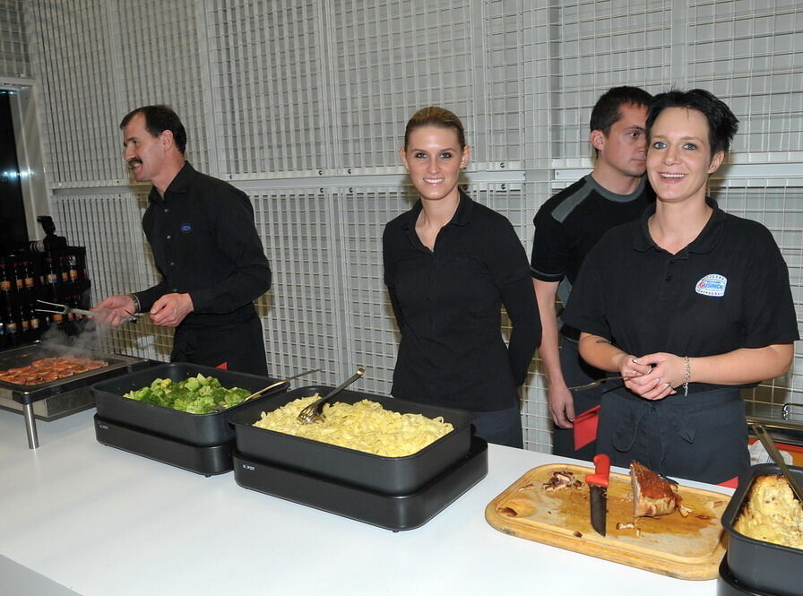 Björn Blaschke gegen Ben Nsafoah. Foto: Niethammer