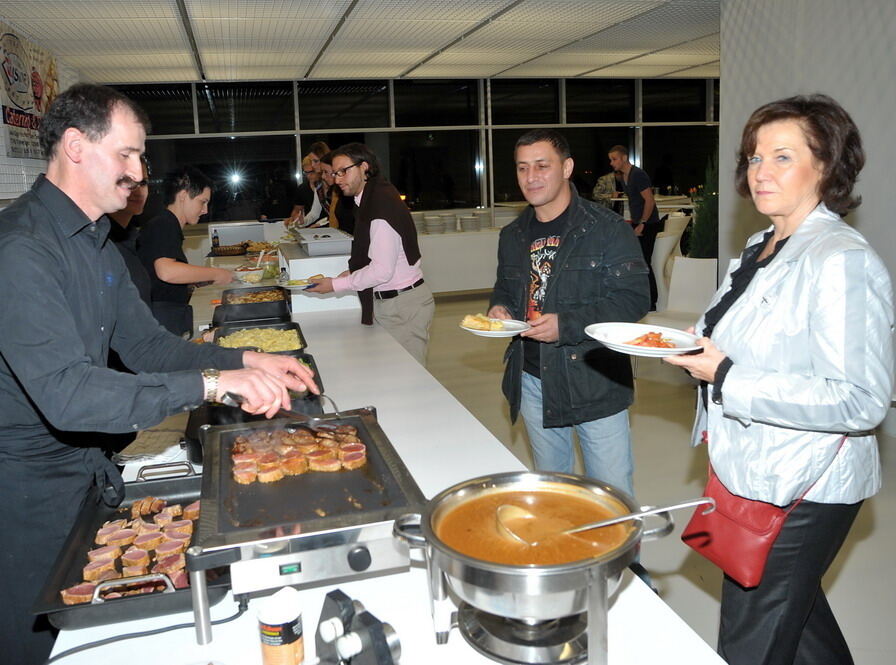 Björn Blaschke gegen Ben Nsafoah. Foto: Niethammer