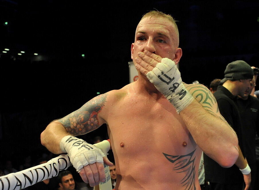 Björn Blaschke gegen Ben Nsafoah. Foto: Niethammer