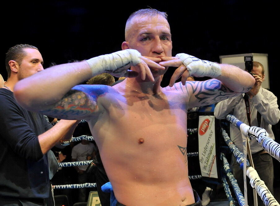 Björn Blaschke gegen Ben Nsafoah. Foto: Niethammer