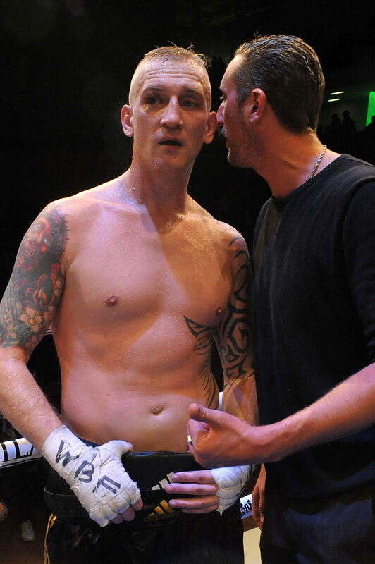 Björn Blaschke gegen Ben Nsafoah. Foto: Niethammer