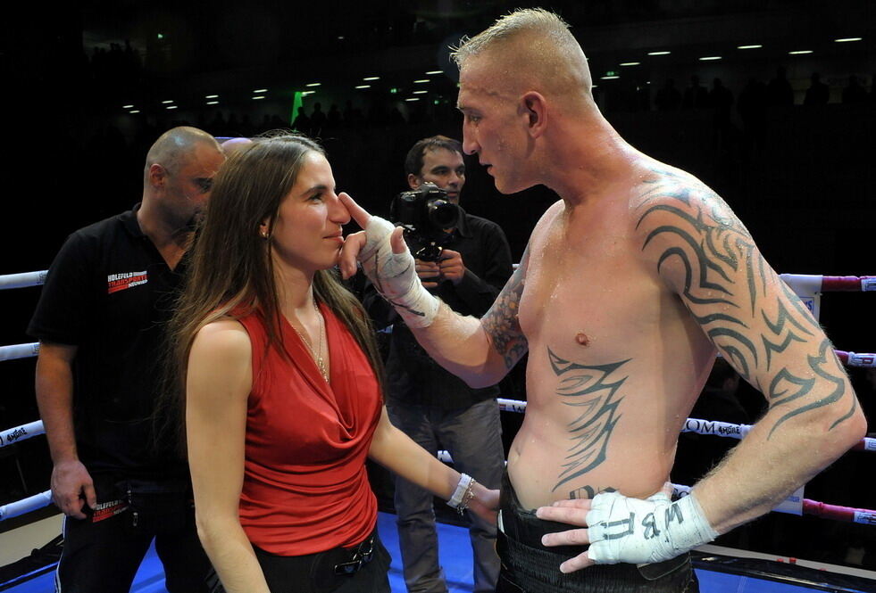 Björn Blaschke gegen Ben Nsafoah. Foto: Niethammer