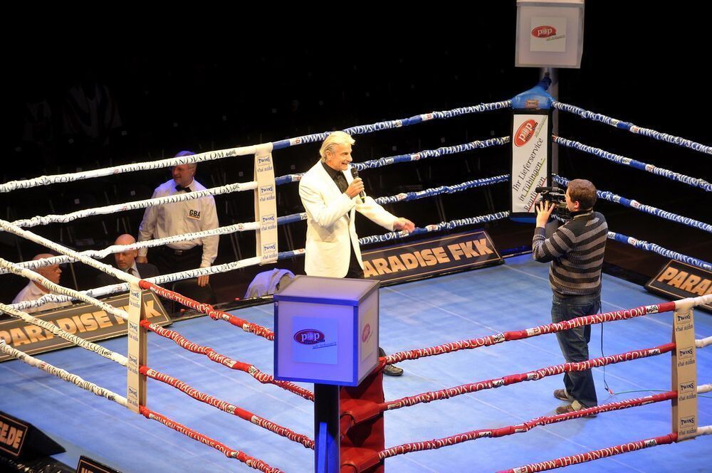 Björn Blaschke gegen Ben Nsafoah. Foto: Niethammer