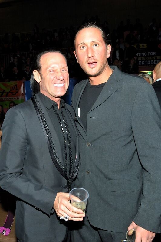 Björn Blaschke gegen Ben Nsafoah. Foto: Niethammer