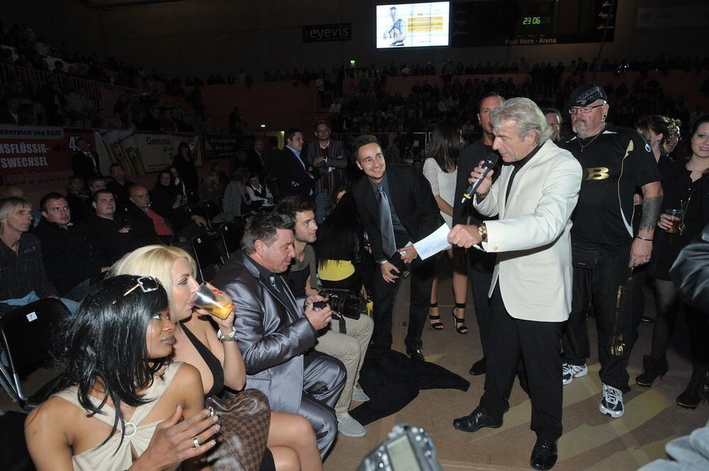 Björn Blaschke gegen Ben Nsafoah. Foto: Niethammer