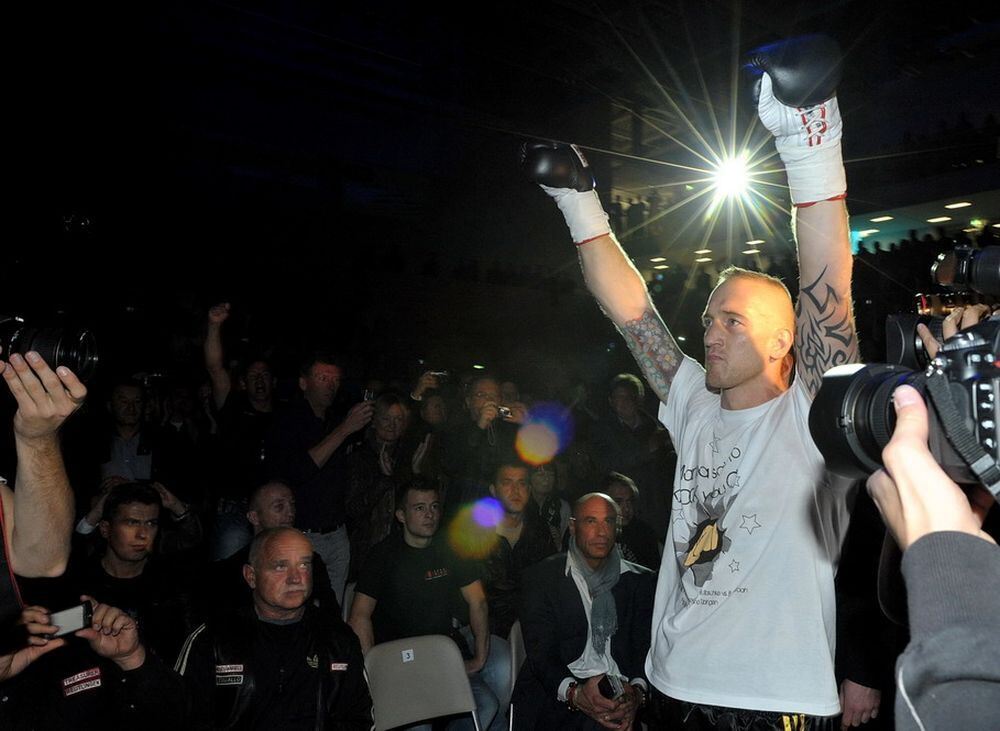 Björn Blaschke gegen Ben Nsafoah. Foto: Niethammer