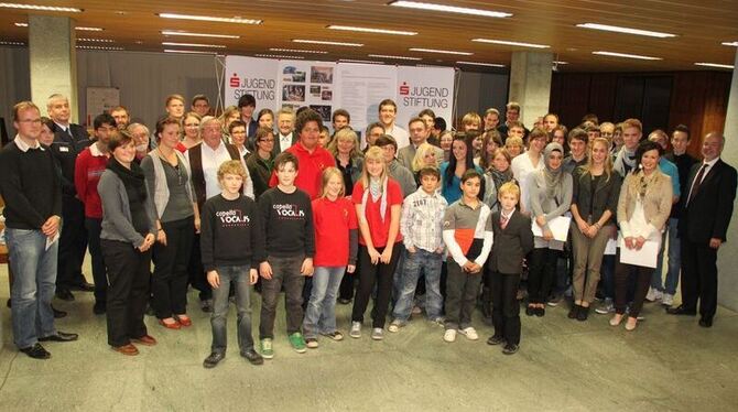 So sehen engagierte junge Leute aus: Die Kreissparkassen-Stiftung hat 16 vorbildliche Projekte und Leistungen von Jugendlichen a