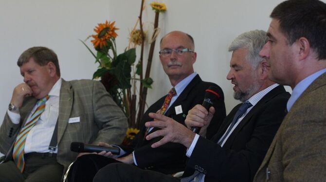 Podiumsrunde zur Biodiversität: Ulrich Mautner (von links), Gernot Peppler, Wolfgang Reimer und Thomas Graner. FOTO: BAIER