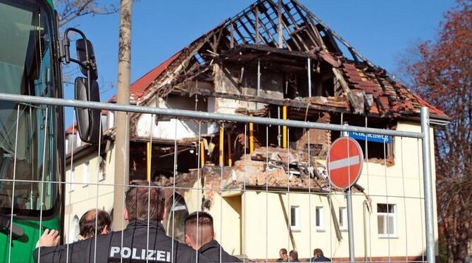 Das zerstörte Wohnhaus im Zwickauer Stadtteil Weißenborn. Hier soll Beate Z. mit ihren Bekannten Uwe M. und Uwe B. gelebt hab