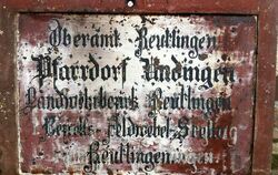 Diese Tafel fand Manuel Hailfinger in seinem alten Haus. Mit Hilfe aus der Bevölkerung hofft er, herauszufinden, an welchem Ort 