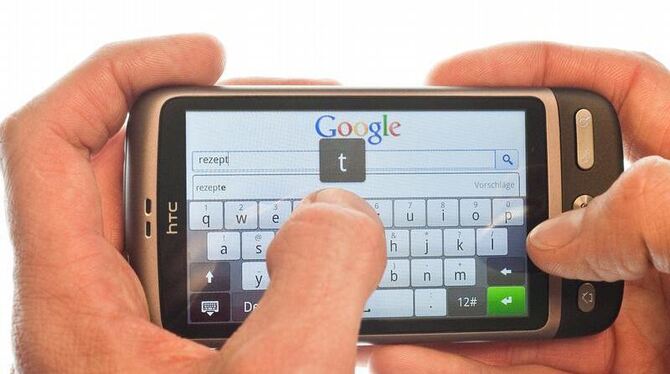 Das Google-System Android hat mit mehr als 50 Prozent Marktanteil bei Smartphones eine Rekordmarke erreicht. Archivfoto: Andr Das Google-System Android hat mit mehr als 50 Prozent Marktanteil bei Smartphones eine Rekordmarke erreicht. Archivfoto: Andr
