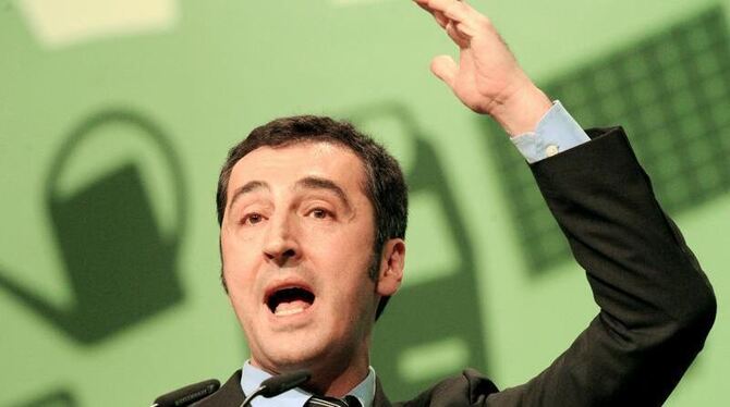 Der Bundesvorsitzende von Bündnis 90/Die Grünen, Cem Özdemir, spricht während der Bundesdelegiertenkonferenz von Bündnis 90/D