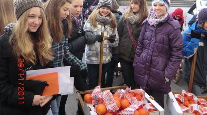 Mit der Orangenaktion unterstützen Jungscharkinder bedürftige Kinder. FOTO: ZMS Mit der Orangenaktion unterstützen Jungscharkinder bedürftige Kinder. FOTO: ZMS