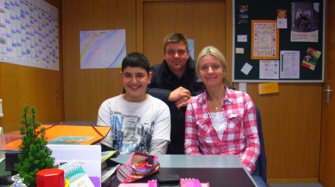 ZmS-Reporter Muhammet schaute im Büro der Schulsozialarbeiter vorbei. FOTO: ZMS ZmS-Reporter Muhammet schaute im Büro der Schulsozialarbeiter vorbei. FOTO: ZMS