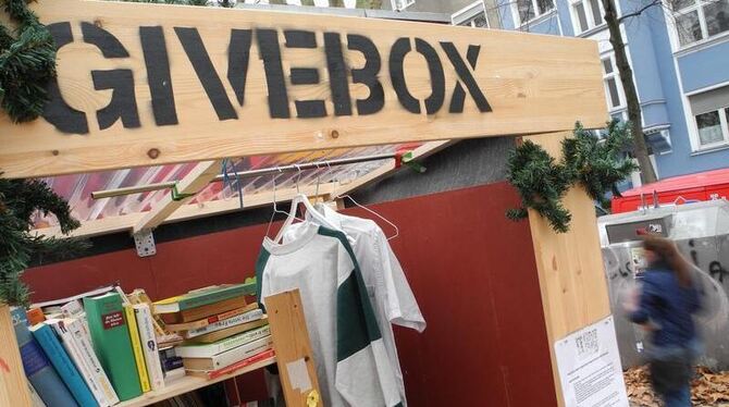 In immer mehr Städten begeistern sich Anwohner für die »Givebox«. Foto: Johannes Schmitt-Tegge