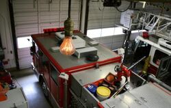 Eine Glühbirne, die seit 110 Jahren ihren Dienst tun soll, brennt in der Feuerwehrwache im kalifornischen Livermore, USA. Fot