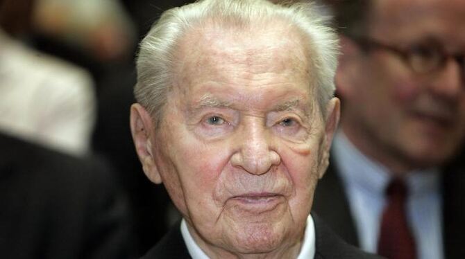 Hatte den Otto-Versand 1949 in Hamburg gegründet und bis Mitte der 60er Jahre zu einem der führenden Unternehmen der Branche