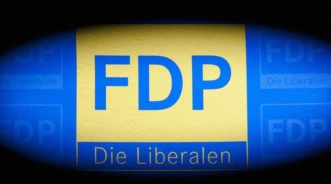 Das Logo der FDP im Thomas-Dehler-Haus in Berlin. Foto: Robert Schlesinger