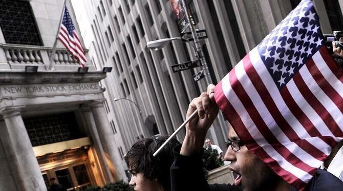 Occupy-Demonstranten bei der New Yorker Börse: Anhänger haben jetzt versucht, den Zucotti Park zurückzuerobern. Foto: Justin