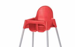 Ikea ruft 108 000 «Antilop»-Kinderhochstühle zurück, bei denen sich der Sitzgurt unerwartet öffnen und das Kind herausstürzen