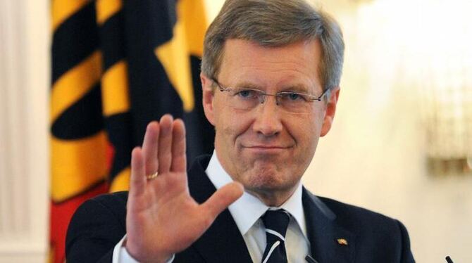 Die kritischen Stimmen zu Bundespräsident Christian Wulff verstummen nicht. Foto: Rainer Jensen Die kritischen Stimmen zu Bundespräsident Christian Wulff verstummen nicht. Foto: Rainer Jensen