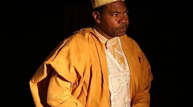 Sieben Produktionen treten beim Monospektakel nach dem Prinzip »ein Stück, ein Darsteller« an. Um den Preis der Jury konkurriert