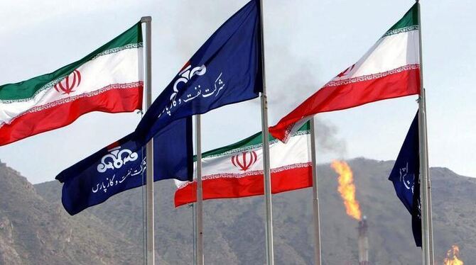 Die Europäische Union verhängt im Streit um Teherans Atomprogramm ab 1. Juli 2012 ein Einfuhrverbot für iranisches Erdöl. Foto: