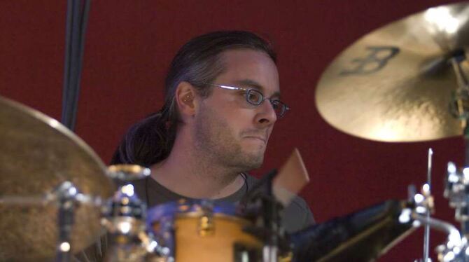 Jan Seeger ist nicht nur Französisch- und Deutschlehrer am Pfullinger Friedrich-Schiller-Gymnasium, als versierter Hobby-Schlagz Jan Seeger ist nicht nur Französisch- und Deutschlehrer am Pfullinger Friedrich-Schiller-Gymnasium, als versierter Hobby-Schlagz