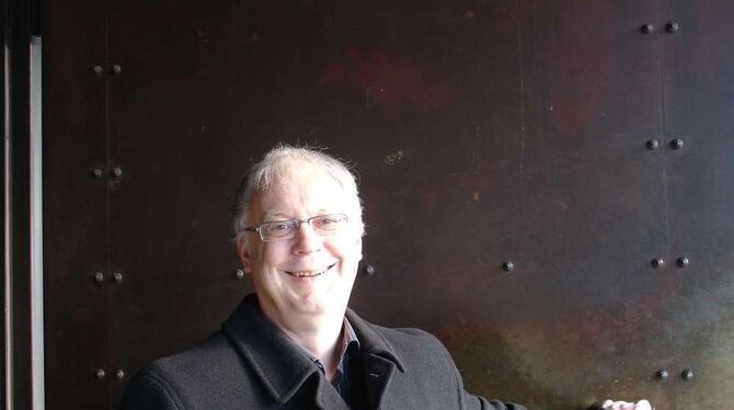 Pfarrer Gerhard Neudecker stammt aus einer kleineren geschlossenen katholischen Ortschaft. FOTO: KIWI