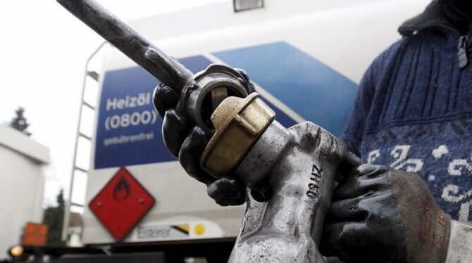 Heizöl und Kraftstoffe bleiben die wichtigsten Preistreiber. Foto: Marcus Brandt/Archiv