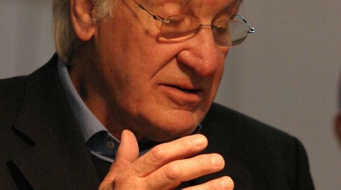 Wolfgang Höper gab den Rezitator in der ersten Konzertlesung der »Wintermusik« 2010. Diesmal laden Urte Lucht und Stephan Mester Wolfgang Höper gab den Rezitator in der ersten Konzertlesung der »Wintermusik« 2010. Diesmal laden Urte Lucht und Stephan Mester