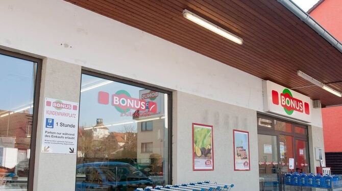 Einziger Lebensmittler am Ort: der Bonus-Markt mit vollem Sortiment und einem ganz besonderen Konzept. FOTO: TRINKHAUS Einziger Lebensmittler am Ort: der Bonus-Markt mit vollem Sortiment und einem ganz besonderen Konzept. FOTO: TRINKHAUS